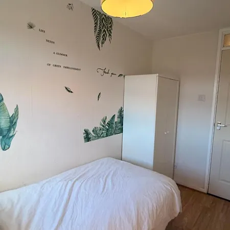 Tranquil Retreat With 3 Bedrooms Prázdninový dům *