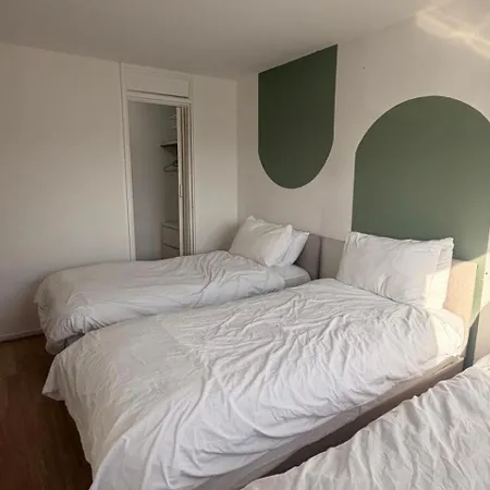 Leeds Tranquil Retreat With 3 Bedrooms